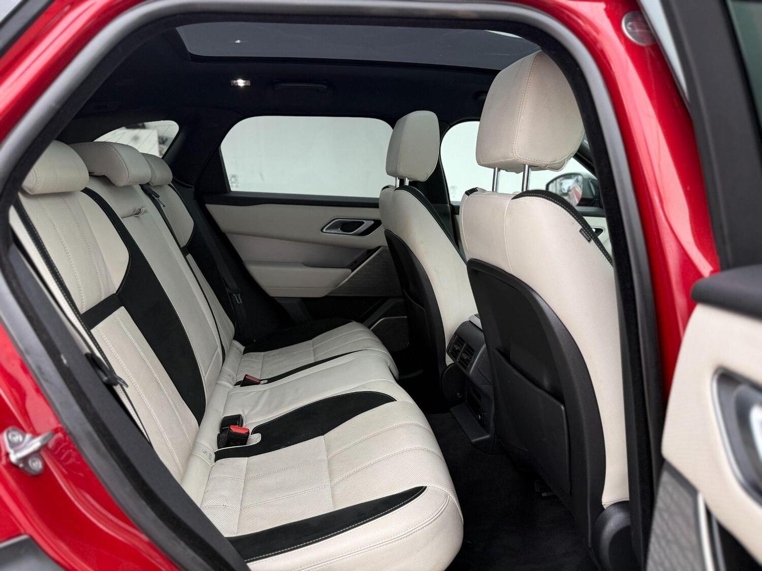 Used Land Rover Range Rover Velar 2021 for sale - 76744239: Photo 9