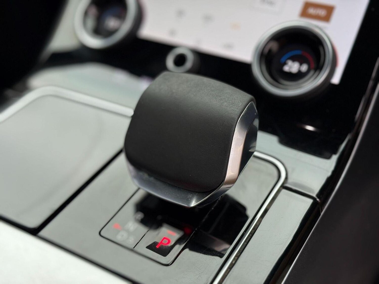 Used Land Rover Range Rover Velar 2021 for sale - 76794516: Photo 60