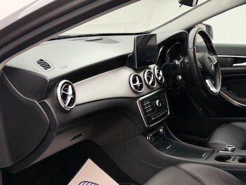 Used Mercedes-Benz GLA 2016 for sale - 76744213: Photo