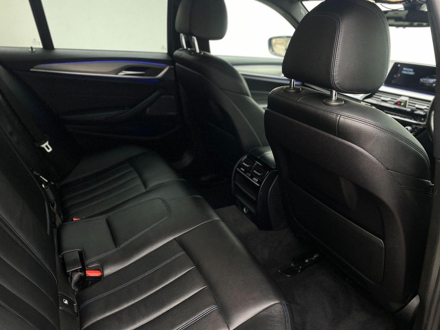 Used BMW 5 Series 2017 for sale - 76744167: Photo 33