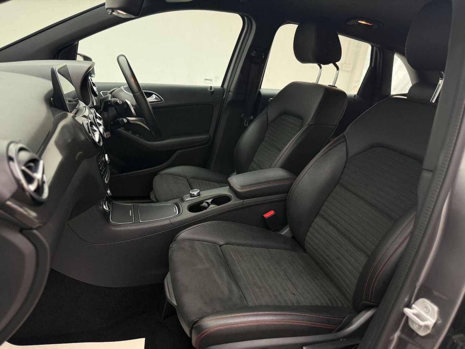 Used Mercedes-Benz B Class 2018 for sale - 76794694: Photo 52