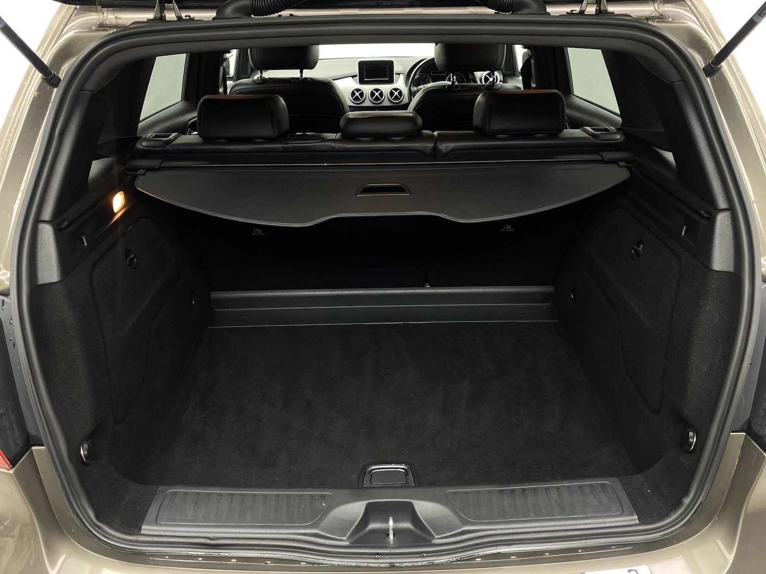 Used Mercedes-Benz B Class 2012 for sale - 76986811: Photo 45