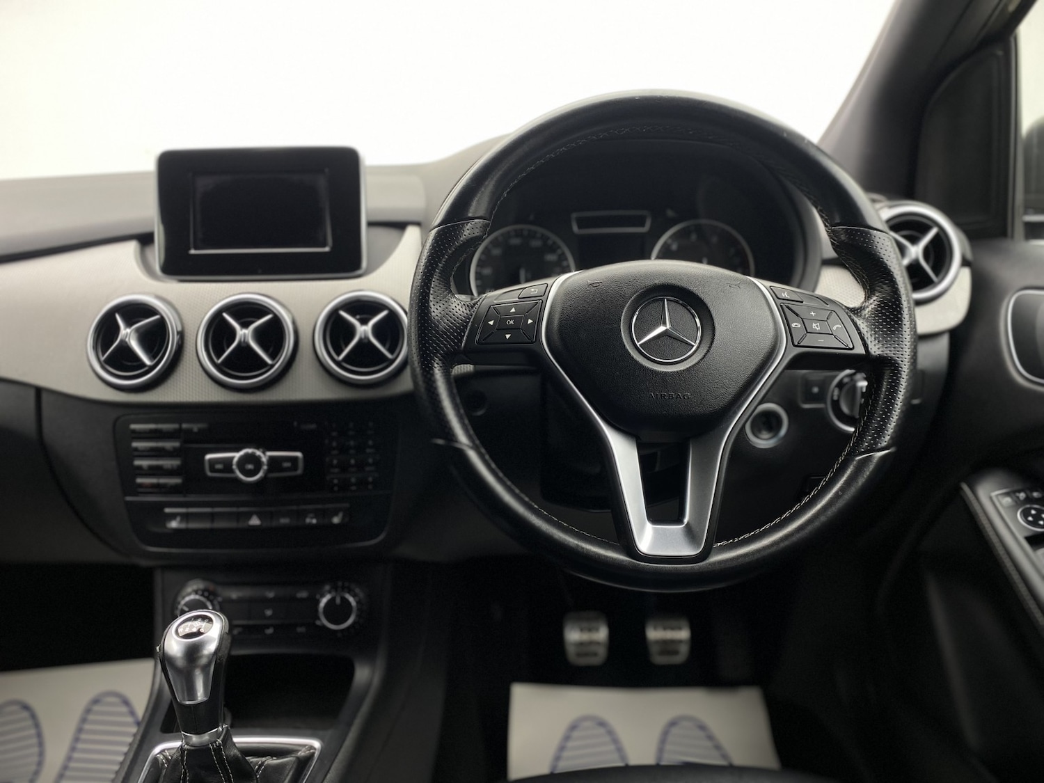 Used Mercedes-Benz B Class 2012 for sale - 76986811: Photo 48