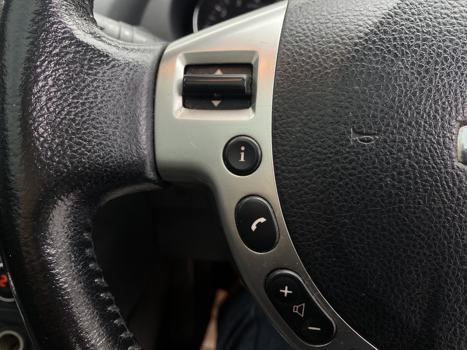 Used Nissan Qashqai 2012 for sale - 76986758: Photo 54