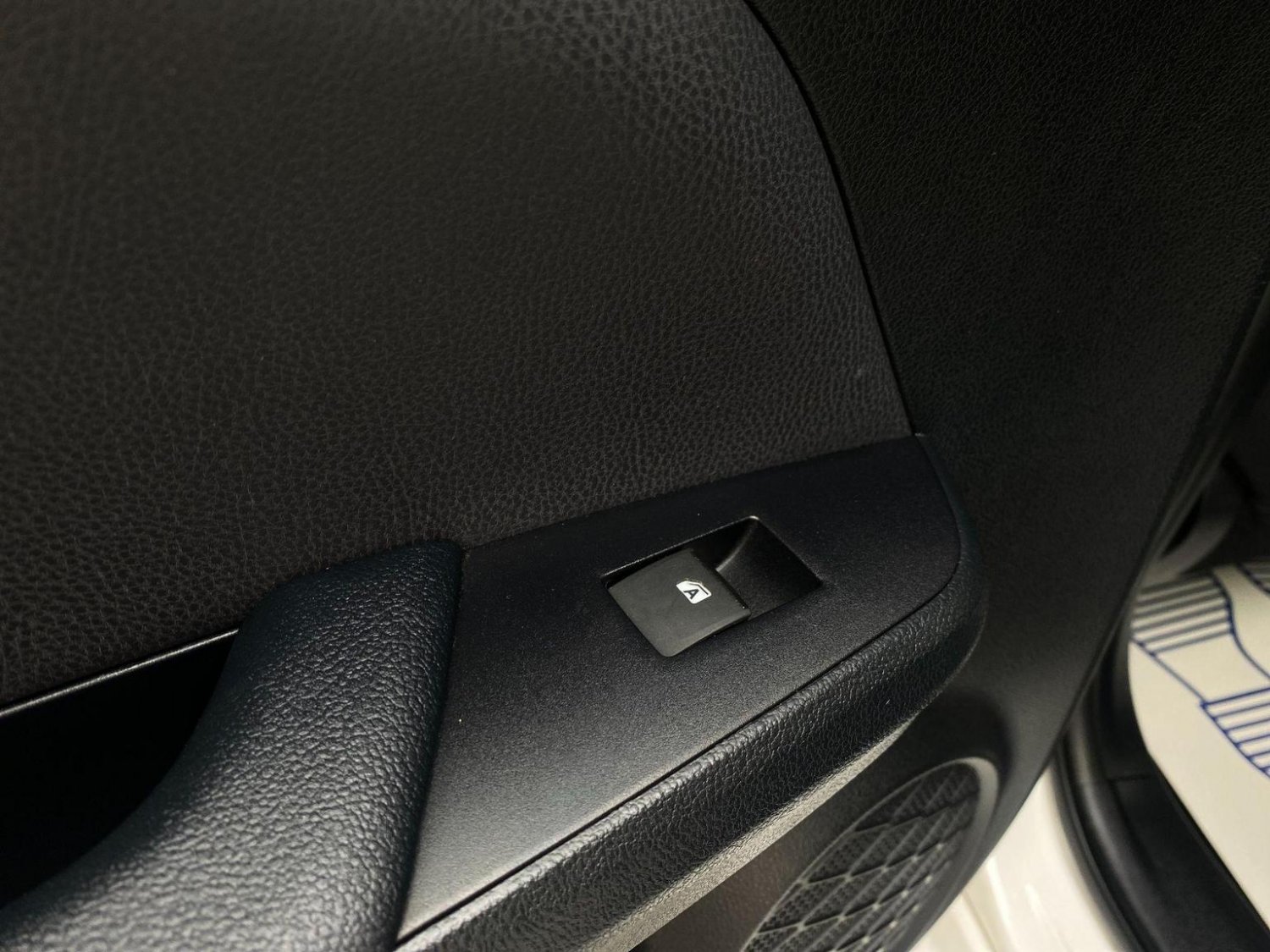 Used Toyota Prius 2017 for sale - 76744250: Photo 35