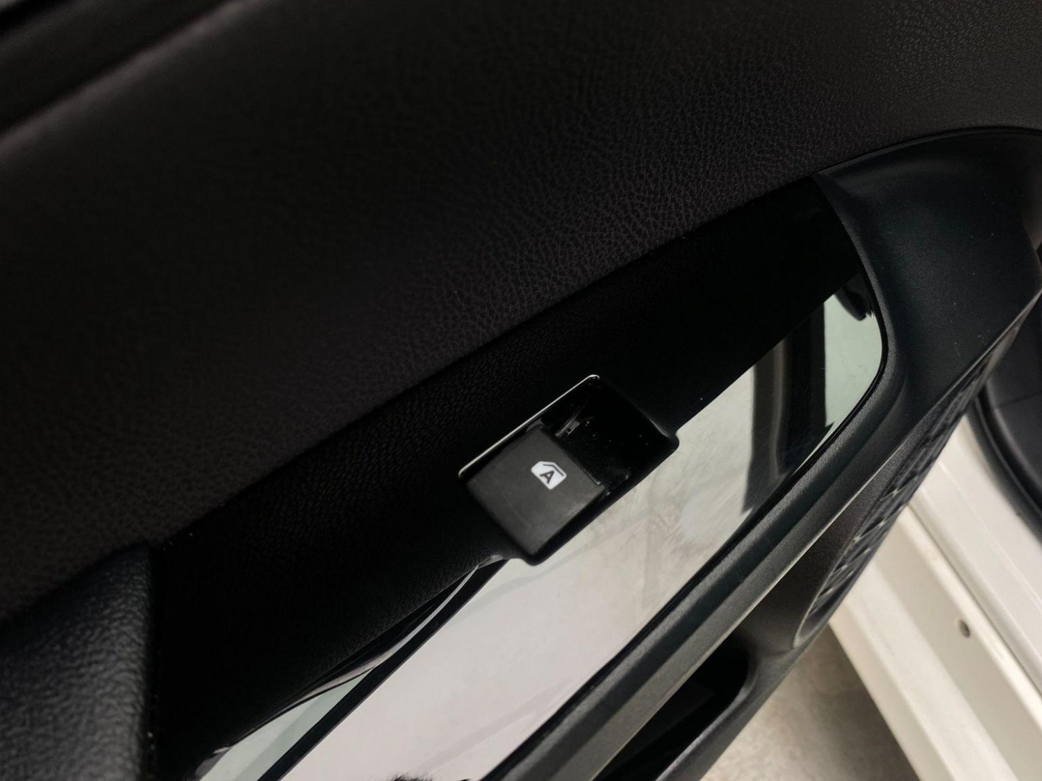 Used Toyota Prius 2017 for sale - 76744250: Photo 38