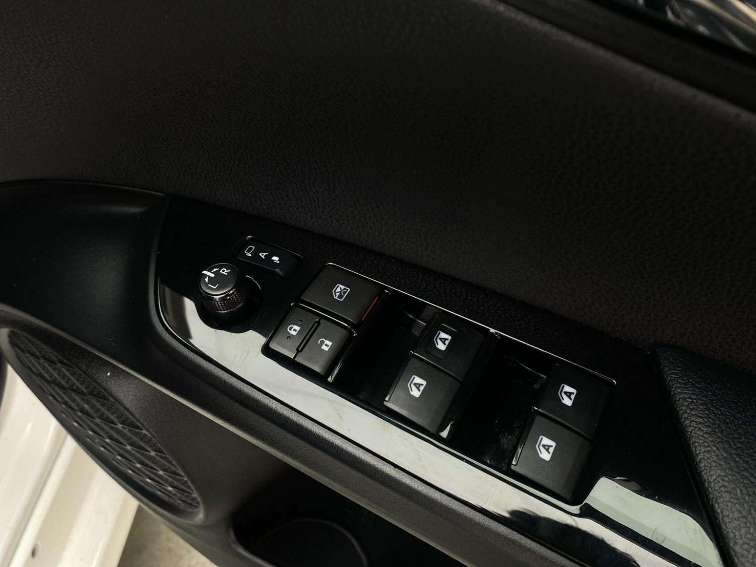 Used Toyota Prius 2017 for sale - 76744250: Photo 45