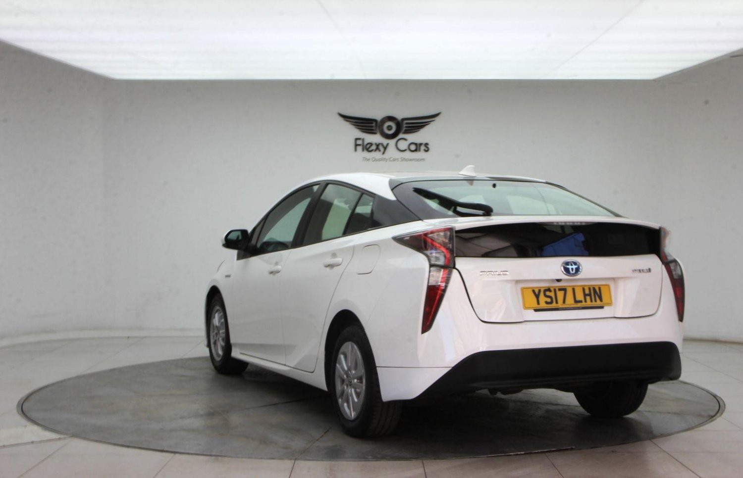 Used Toyota Prius 2017 for sale - 76744250: Photo 6