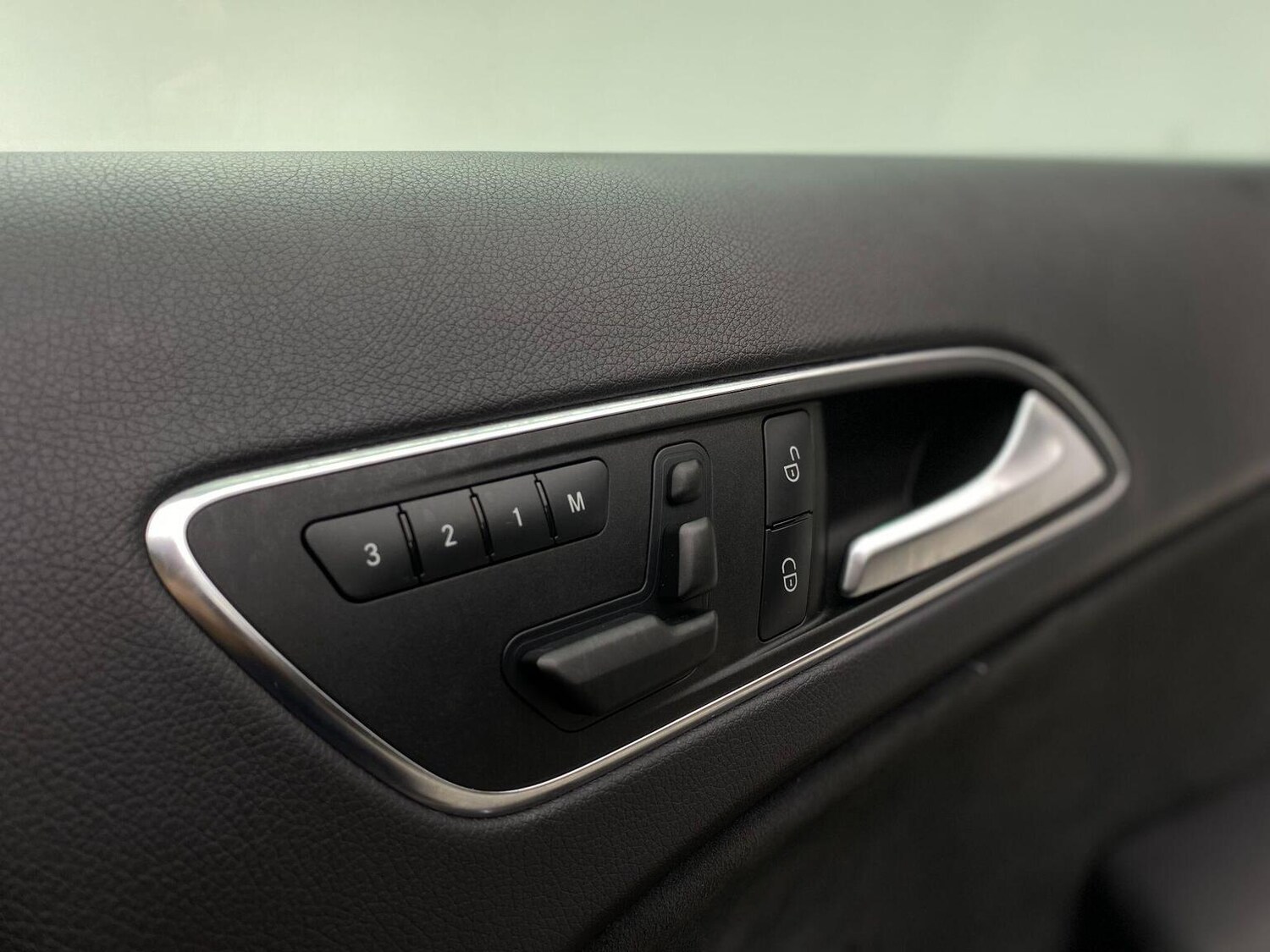 Used Mercedes-Benz GLA 2016 for sale - 76744151: Photo 39