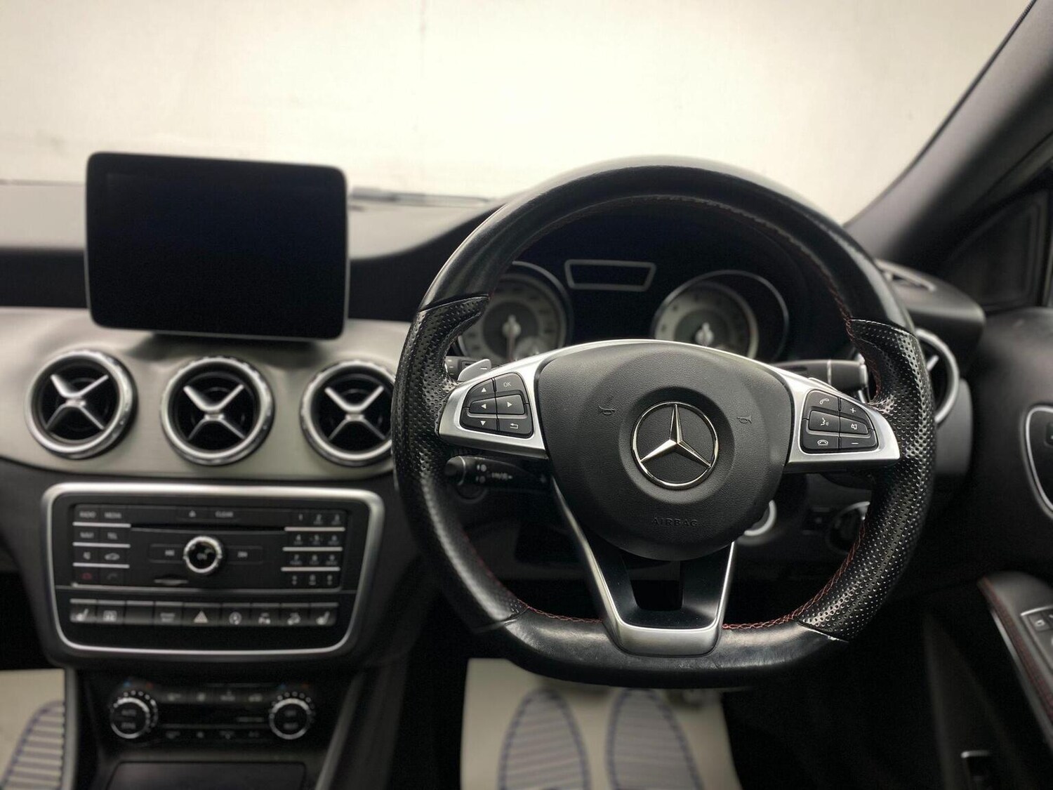 Used Mercedes-Benz GLA 2016 for sale - 76744151: Photo 52