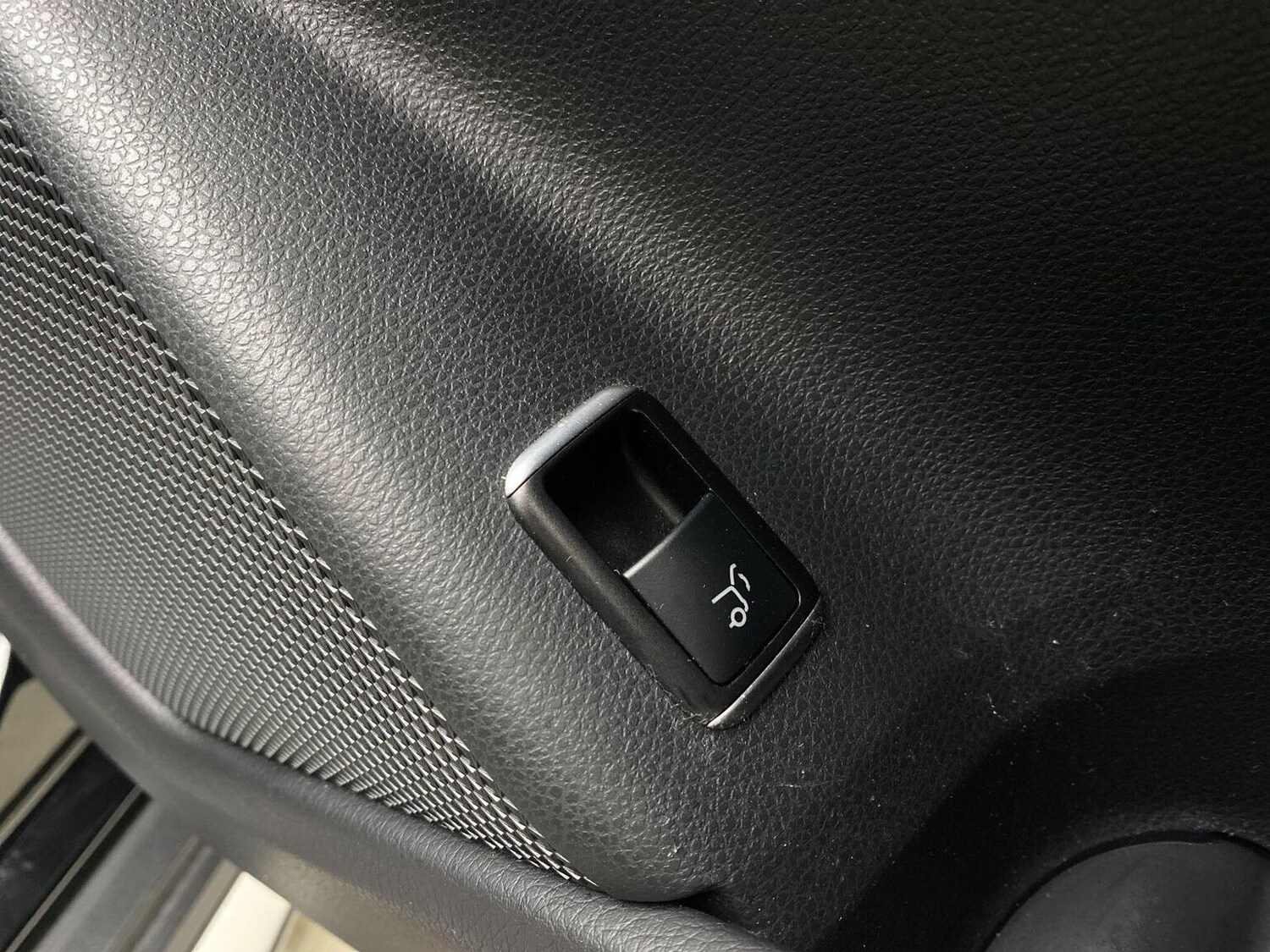 Used Mercedes-Benz GLA 2016 for sale - 76744151: Photo 68