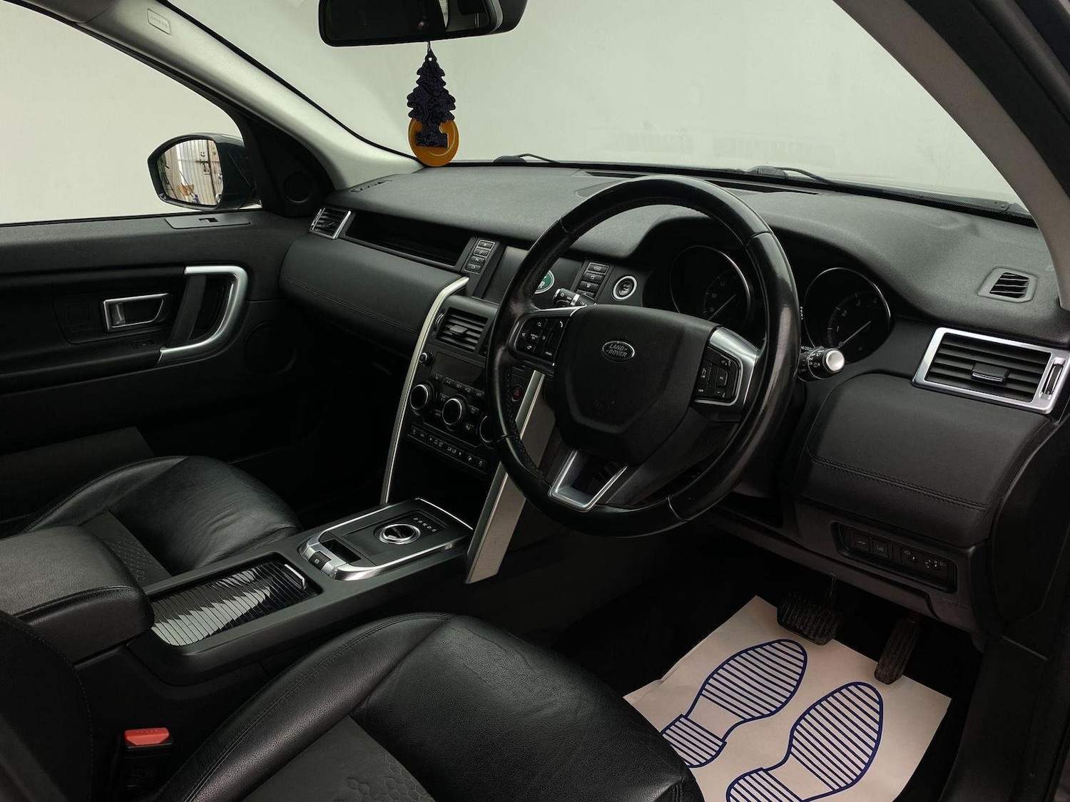 Used Land Rover Discovery Sport 2019 for sale - 76794533: Photo 2