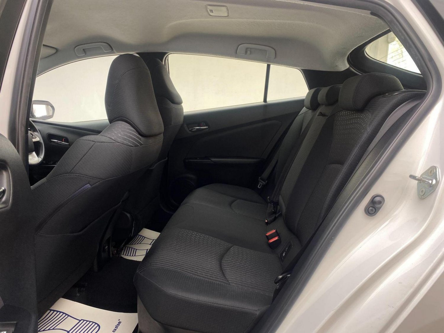 Used Toyota Prius 2017 for sale - 76794545: Photo 34