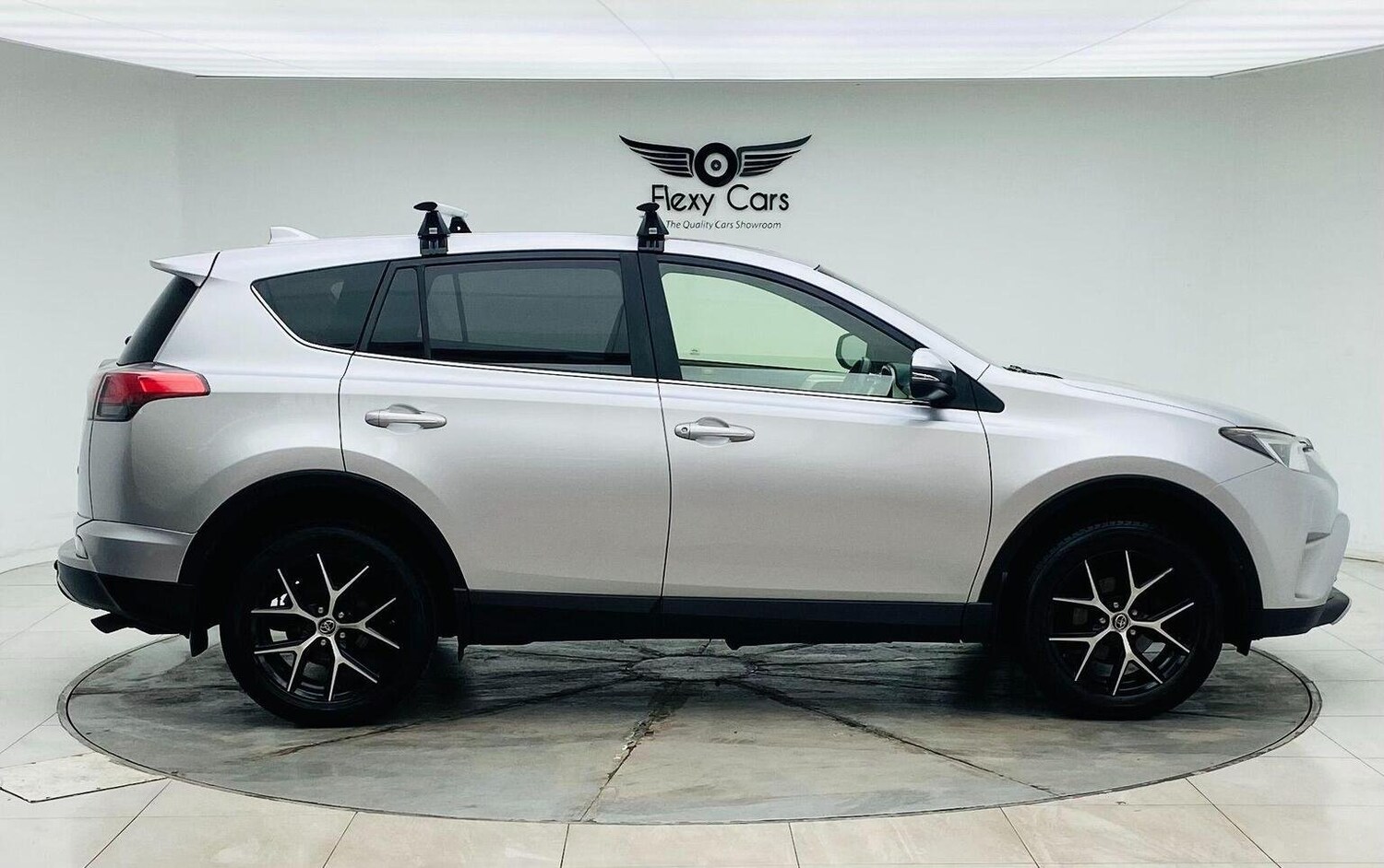 Used Toyota RAV4 2015 for sale - 76744179: Photo 16