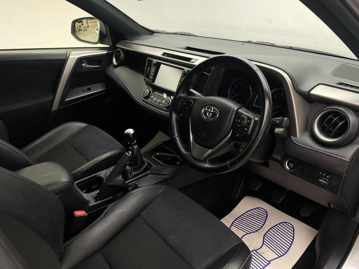 Used Toyota RAV4 2015 for sale - 76744179: Photo 19