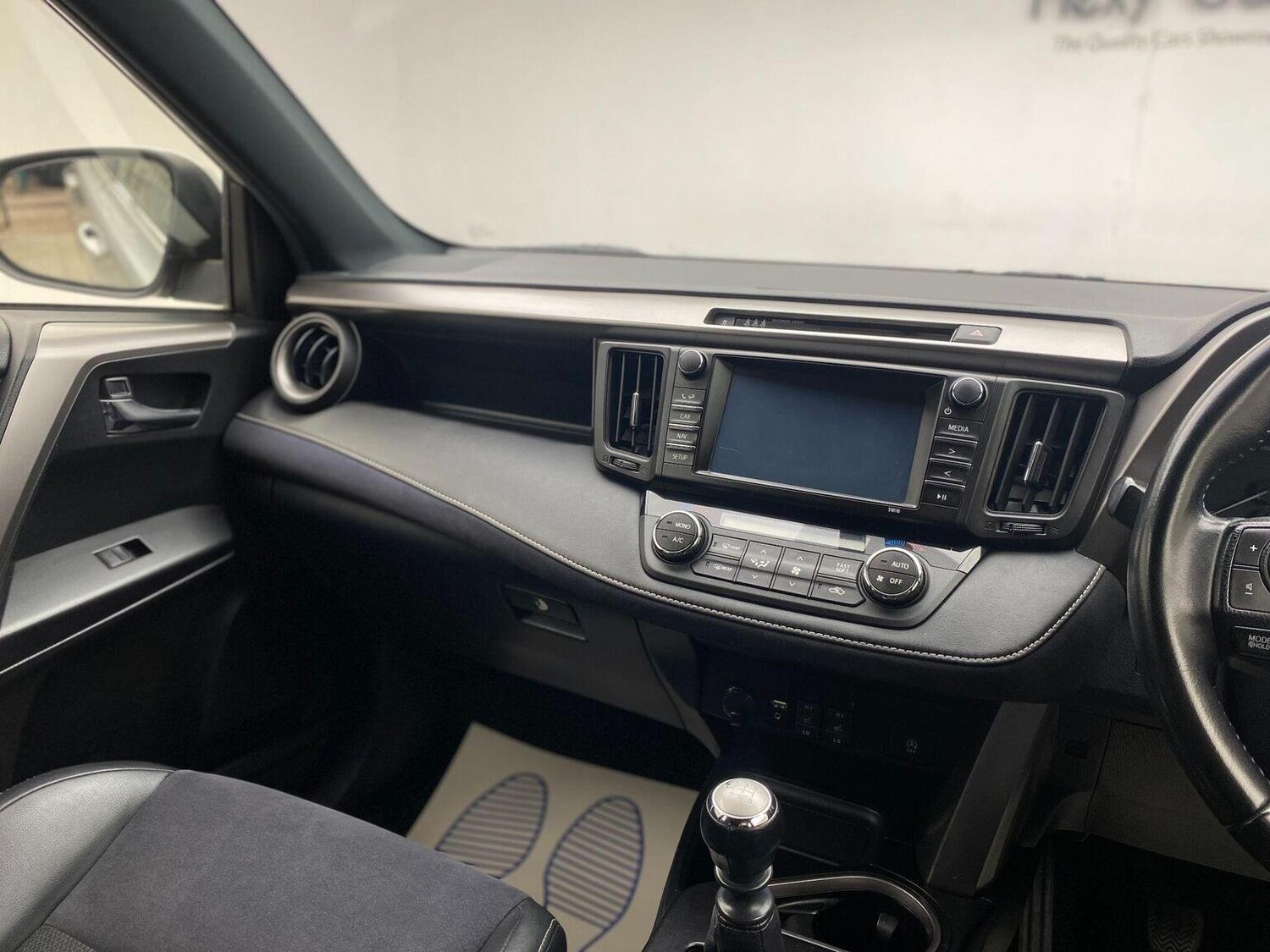 Used Toyota RAV4 2015 for sale - 76744179: Photo 21