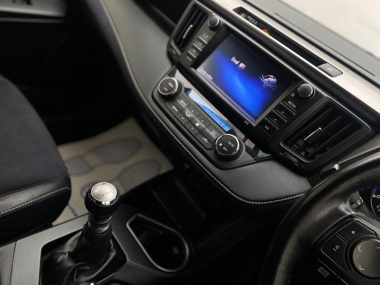 Used Toyota RAV4 2015 for sale - 76744179: Photo 23