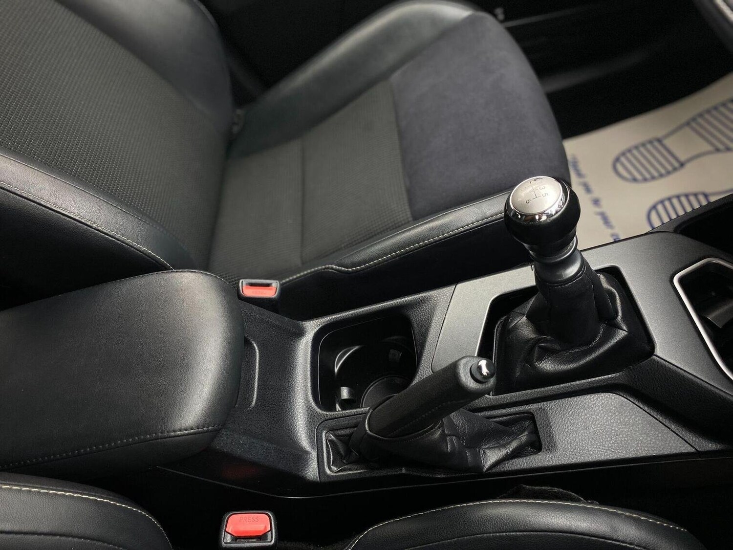 Used Toyota RAV4 2015 for sale - 76744179: Photo 24