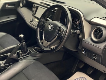 Used Toyota RAV4 2015 for sale - 76744179: Photo