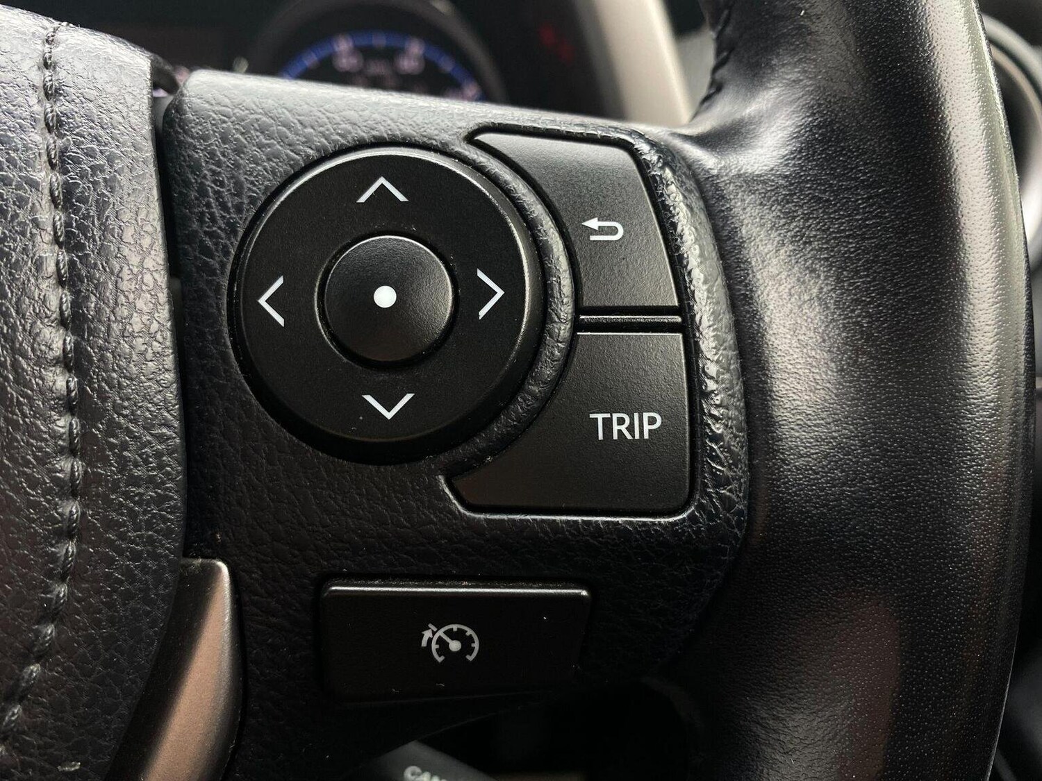 Used Toyota RAV4 2015 for sale - 76744179: Photo 33