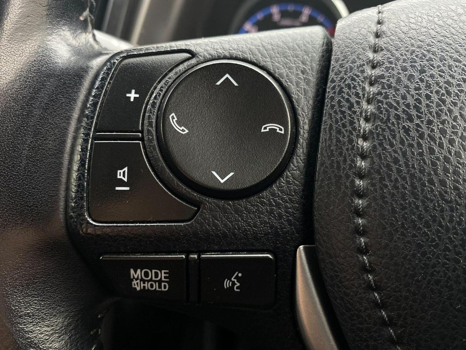 Used Toyota RAV4 2015 for sale - 76744179: Photo 34