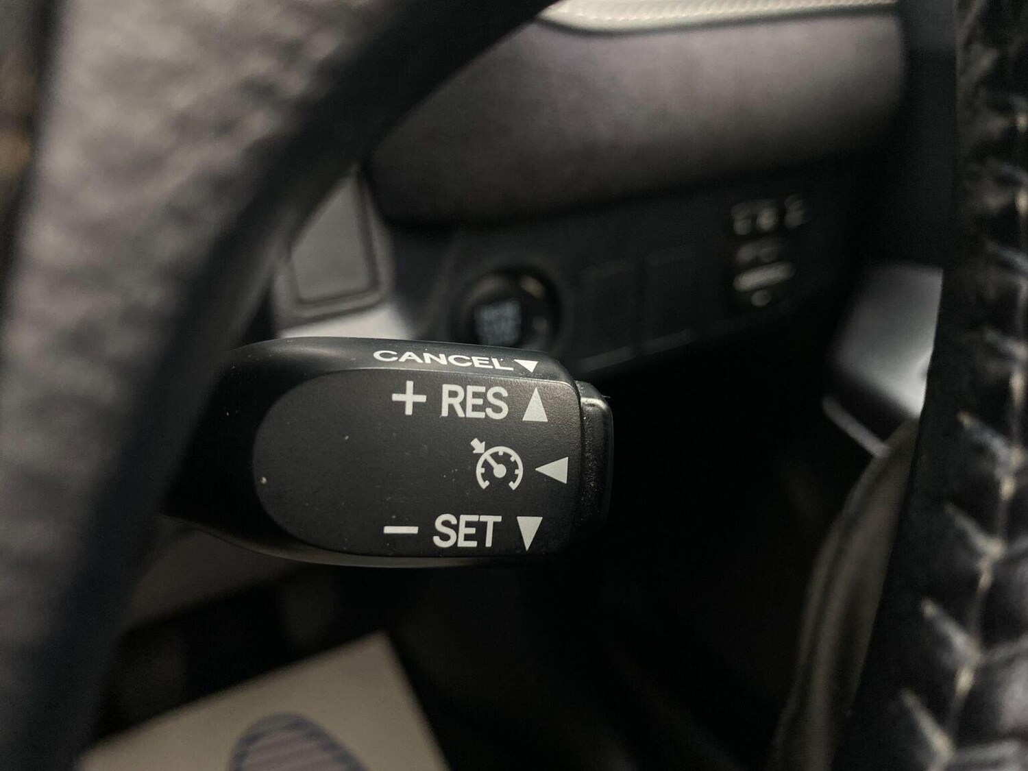 Used Toyota RAV4 2015 for sale - 76744179: Photo 36