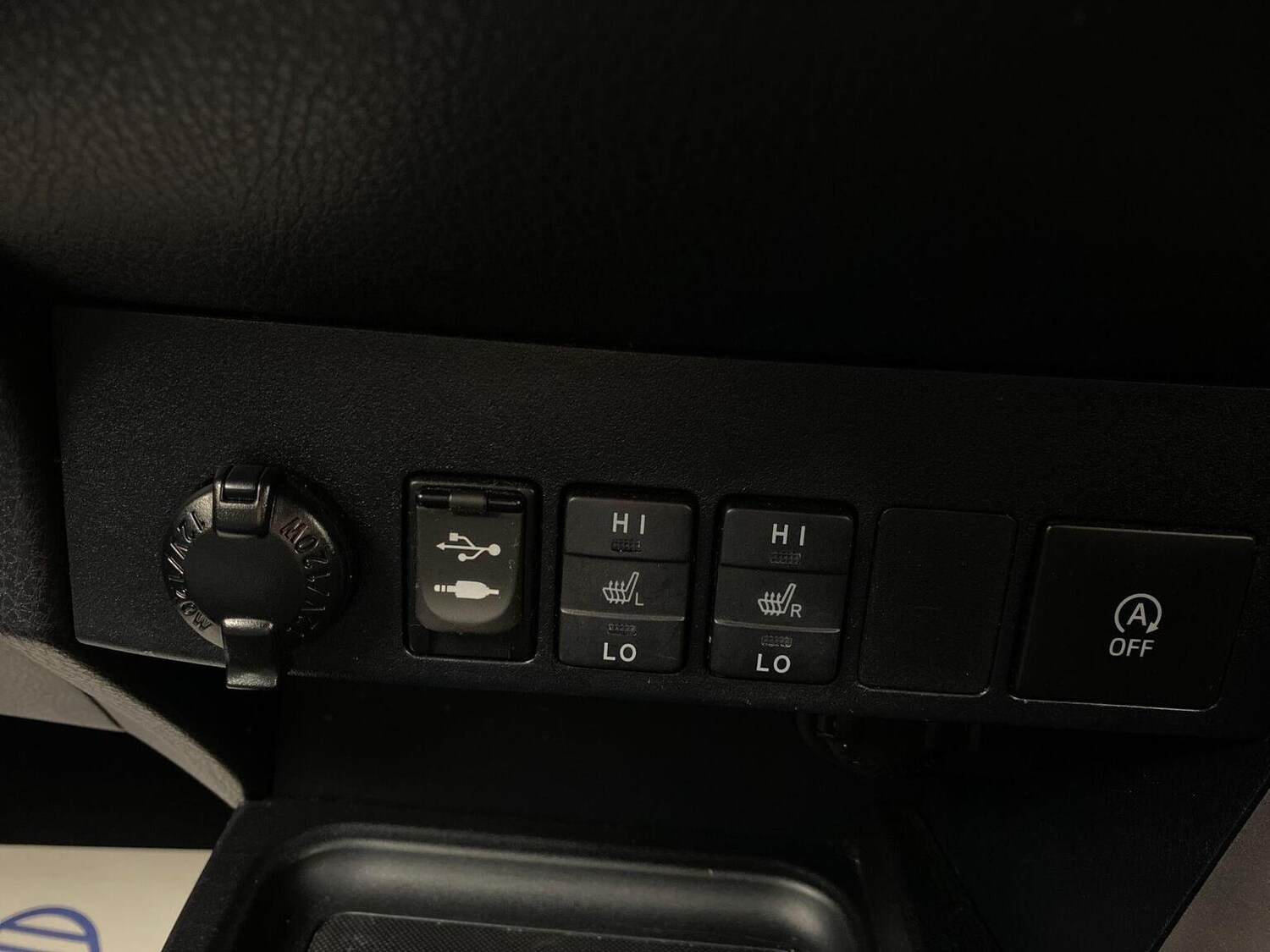 Used Toyota RAV4 2015 for sale - 76744179: Photo 38