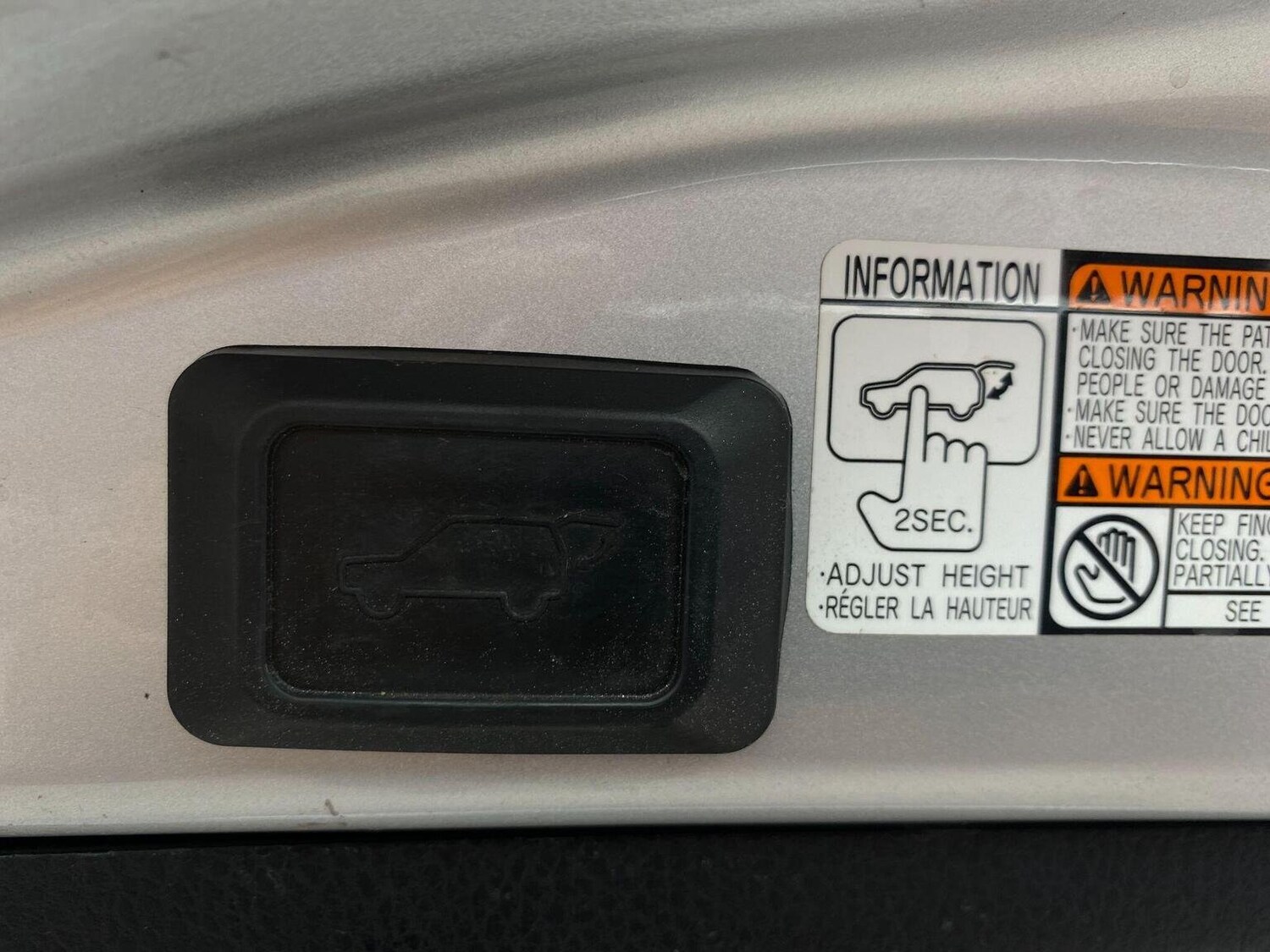 Used Toyota RAV4 2015 for sale - 76744179: Photo 58