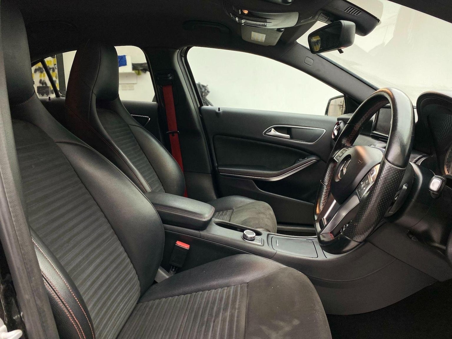 Used Mercedes-Benz A-Class 2013 for sale - 76794521: Photo 32