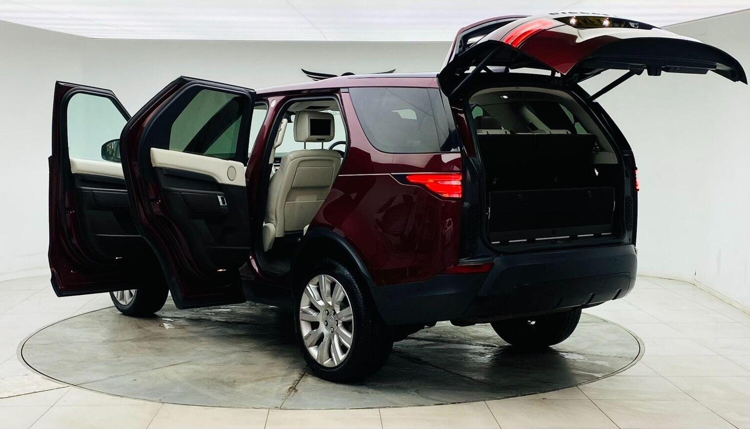 Used Land Rover Discovery 2017 for sale - 76744181: Photo 14