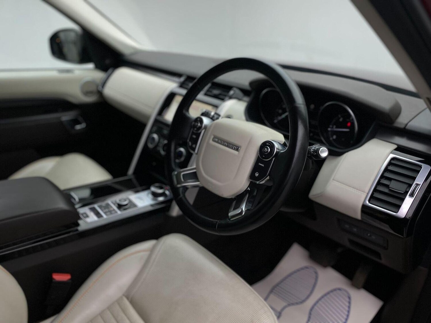 Used Land Rover Discovery 2017 for sale - 76744181: Photo 24