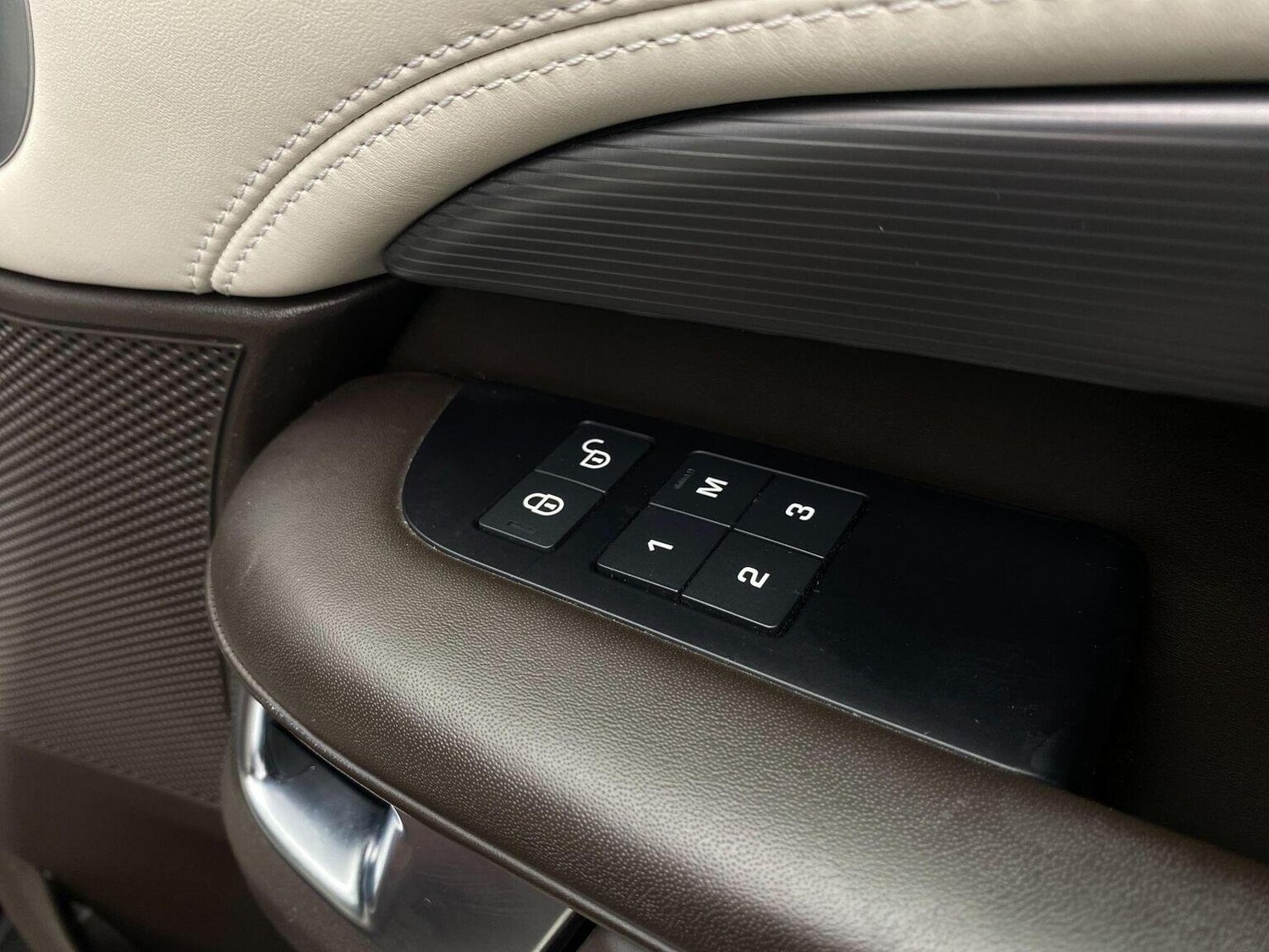 Used Land Rover Discovery 2017 for sale - 76744181: Photo 38