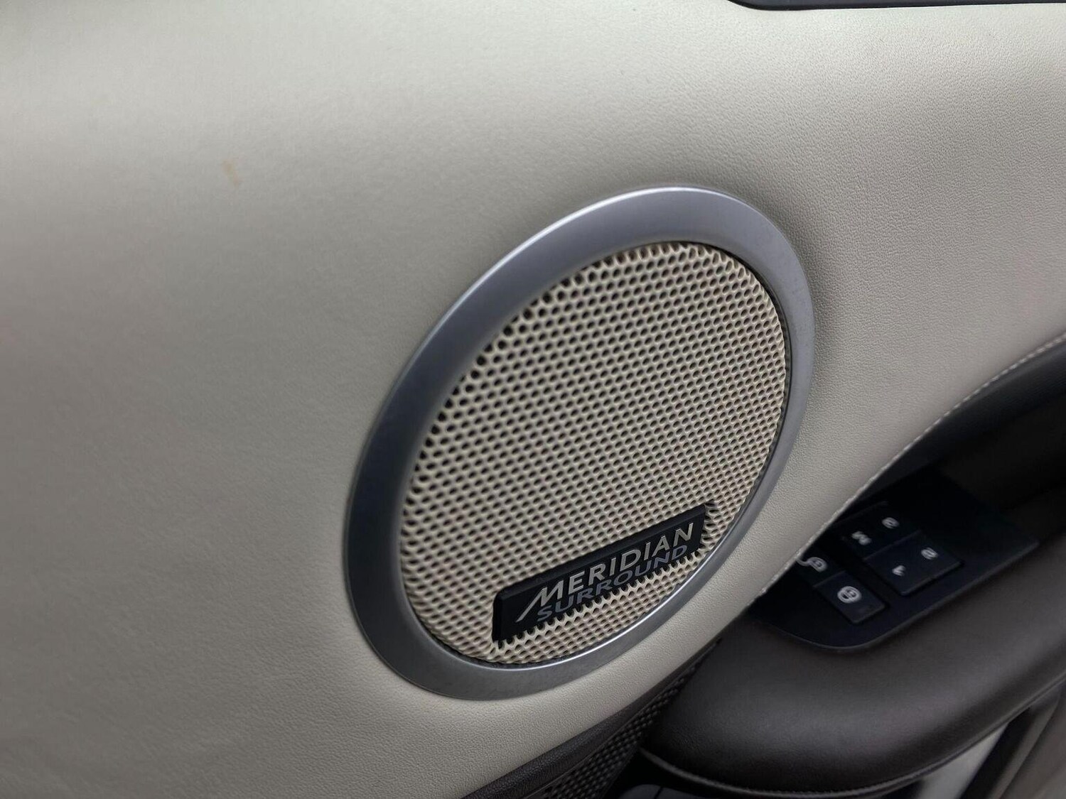 Used Land Rover Discovery 2017 for sale - 76744181: Photo 40