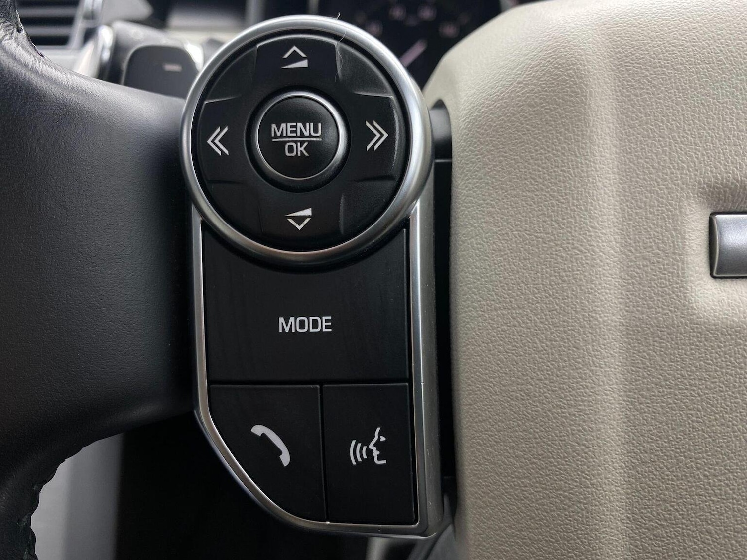 Used Land Rover Discovery 2017 for sale - 76744181: Photo 43