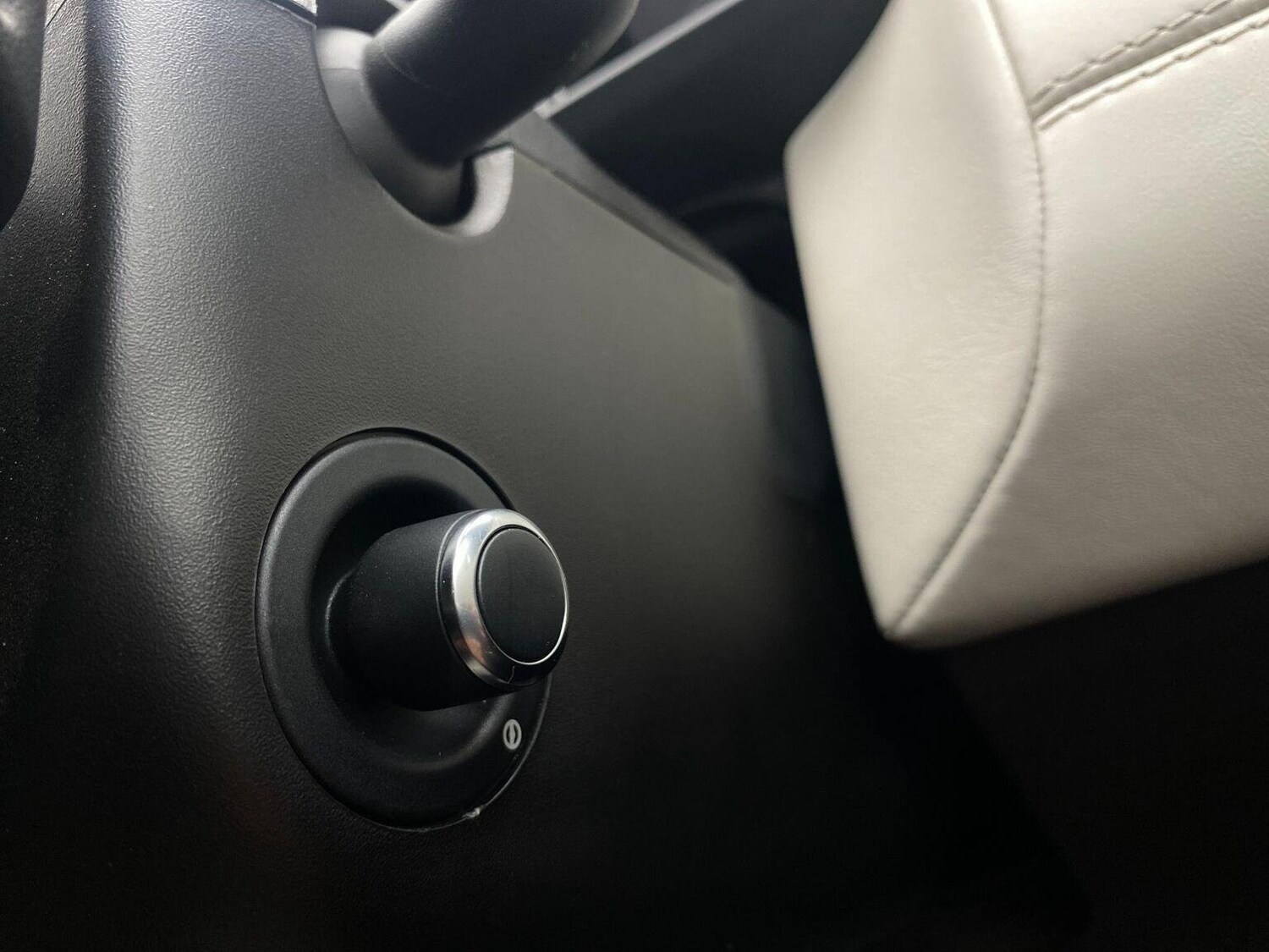 Used Land Rover Discovery 2017 for sale - 76744181: Photo 46