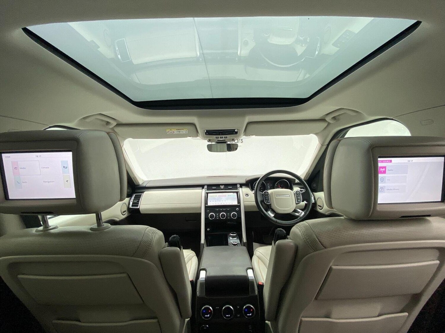 Used Land Rover Discovery 2017 for sale - 76744181: Photo 74