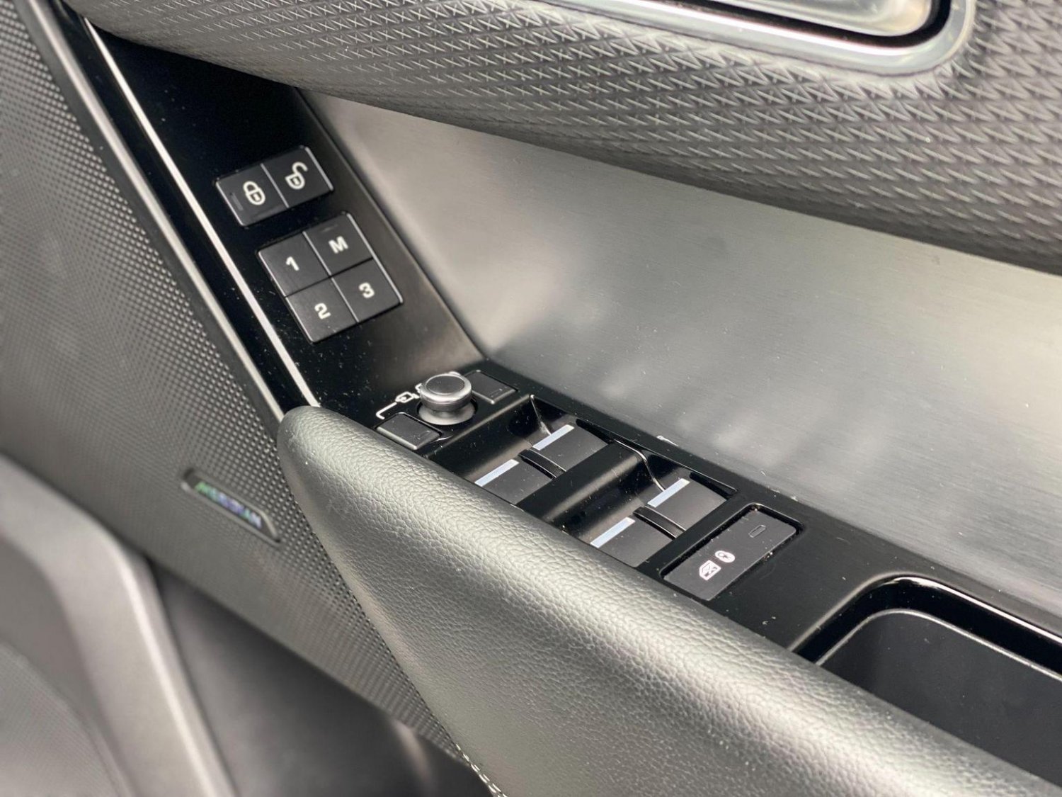 Used Land Rover Range Rover Velar 2018 for sale - 76794554: Photo 31