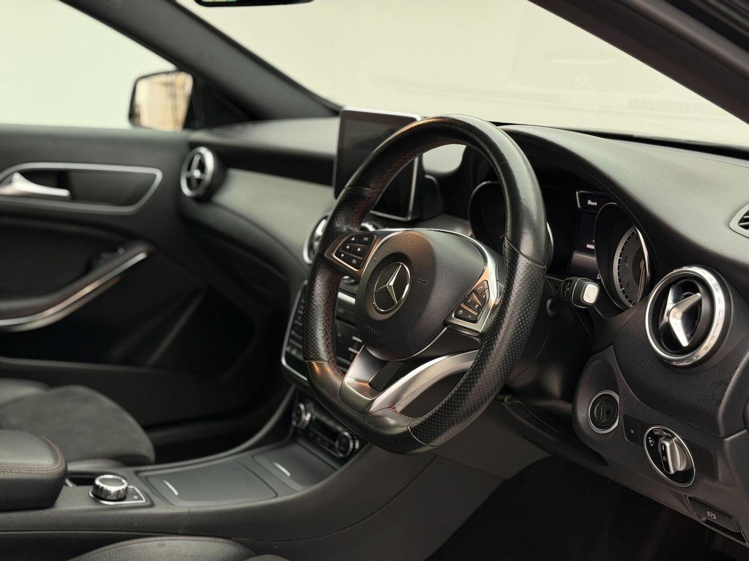 Used Mercedes-Benz GLA 2016 for sale - 76744194: Photo 2