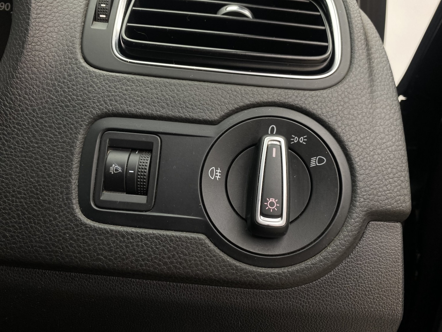 Used Volkswagen Polo 2014 for sale - 77277441: Photo 48