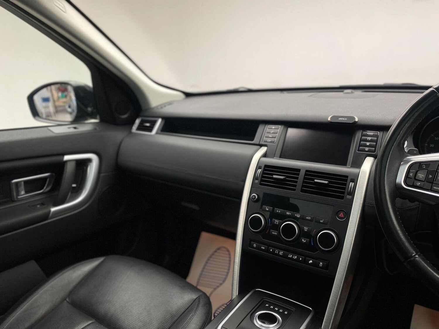 Used Land Rover Discovery Sport 2017 for sale - 76744162: Photo 26