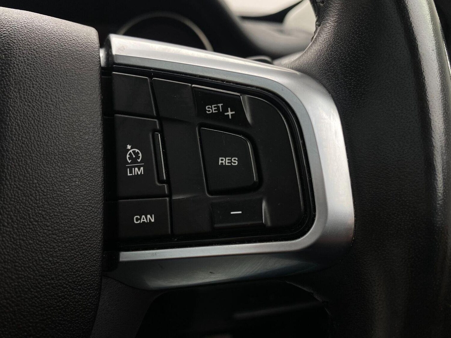 Used Land Rover Discovery Sport 2017 for sale - 76744162: Photo 41