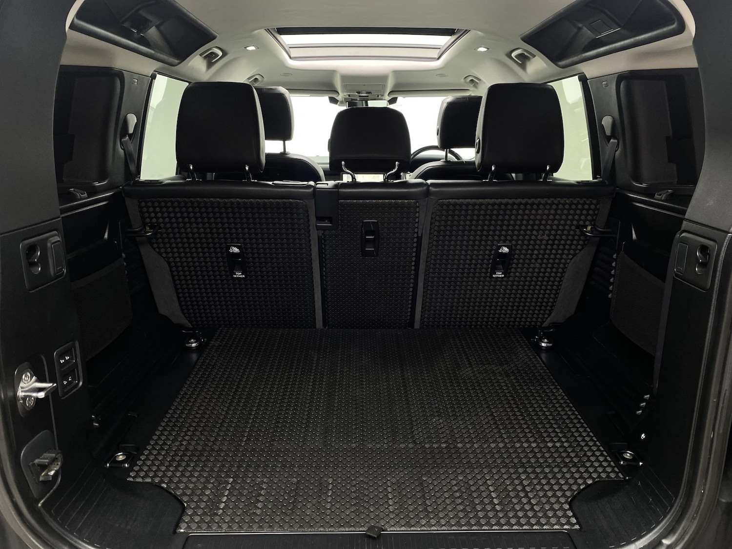 Used Land Rover Defender 110 2020 for sale - 76769804: Photo 51