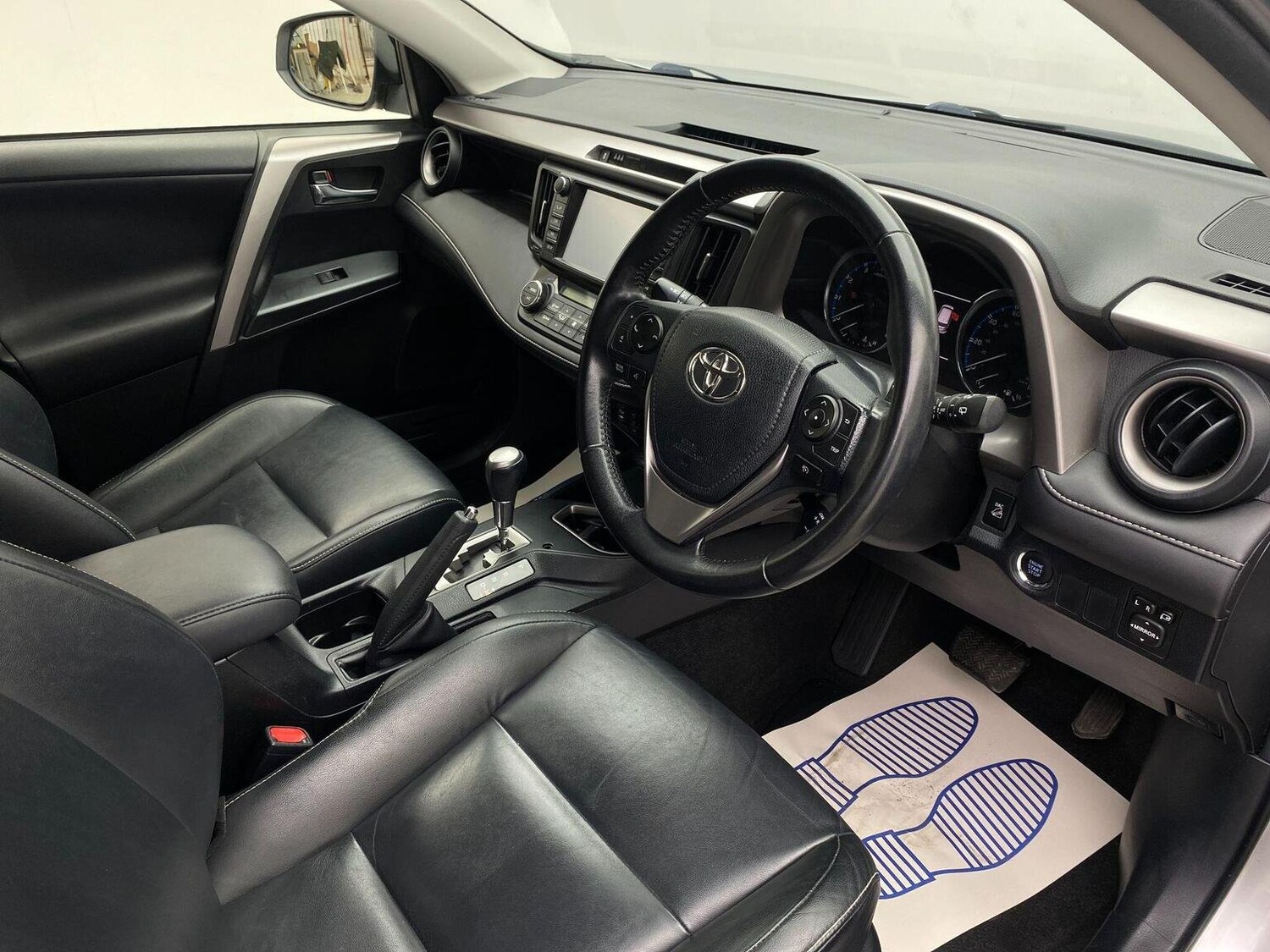 Used Toyota RAV4 2016 for sale - 76744184: Photo 24