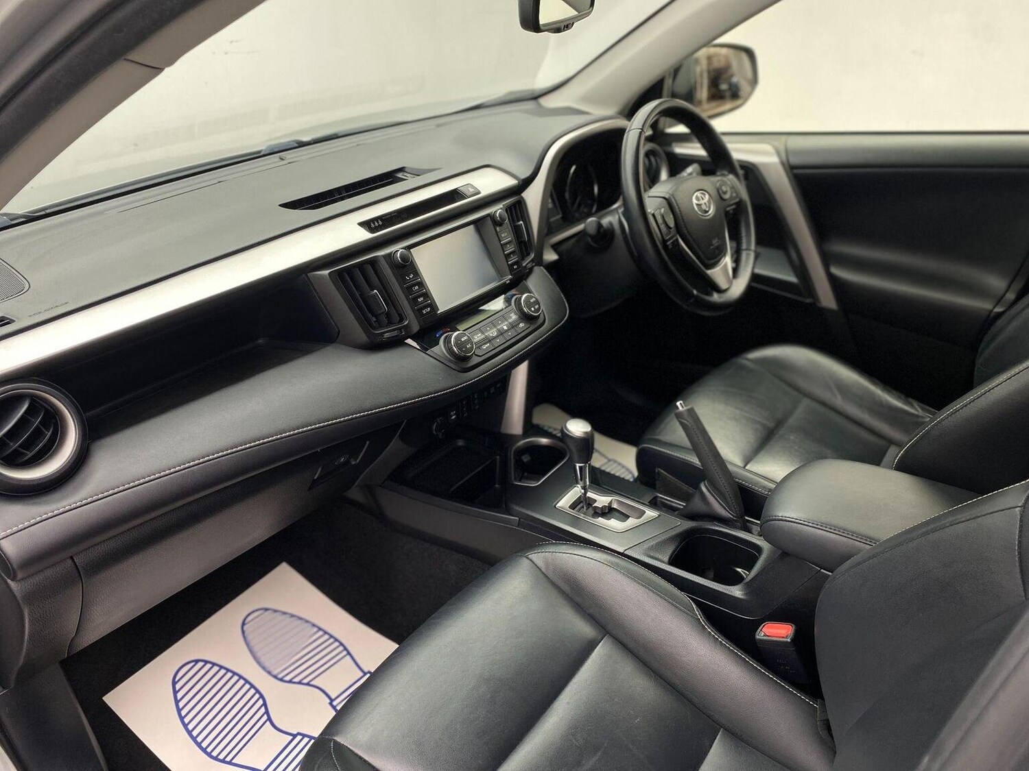 Used Toyota RAV4 2016 for sale - 76744184: Photo 25