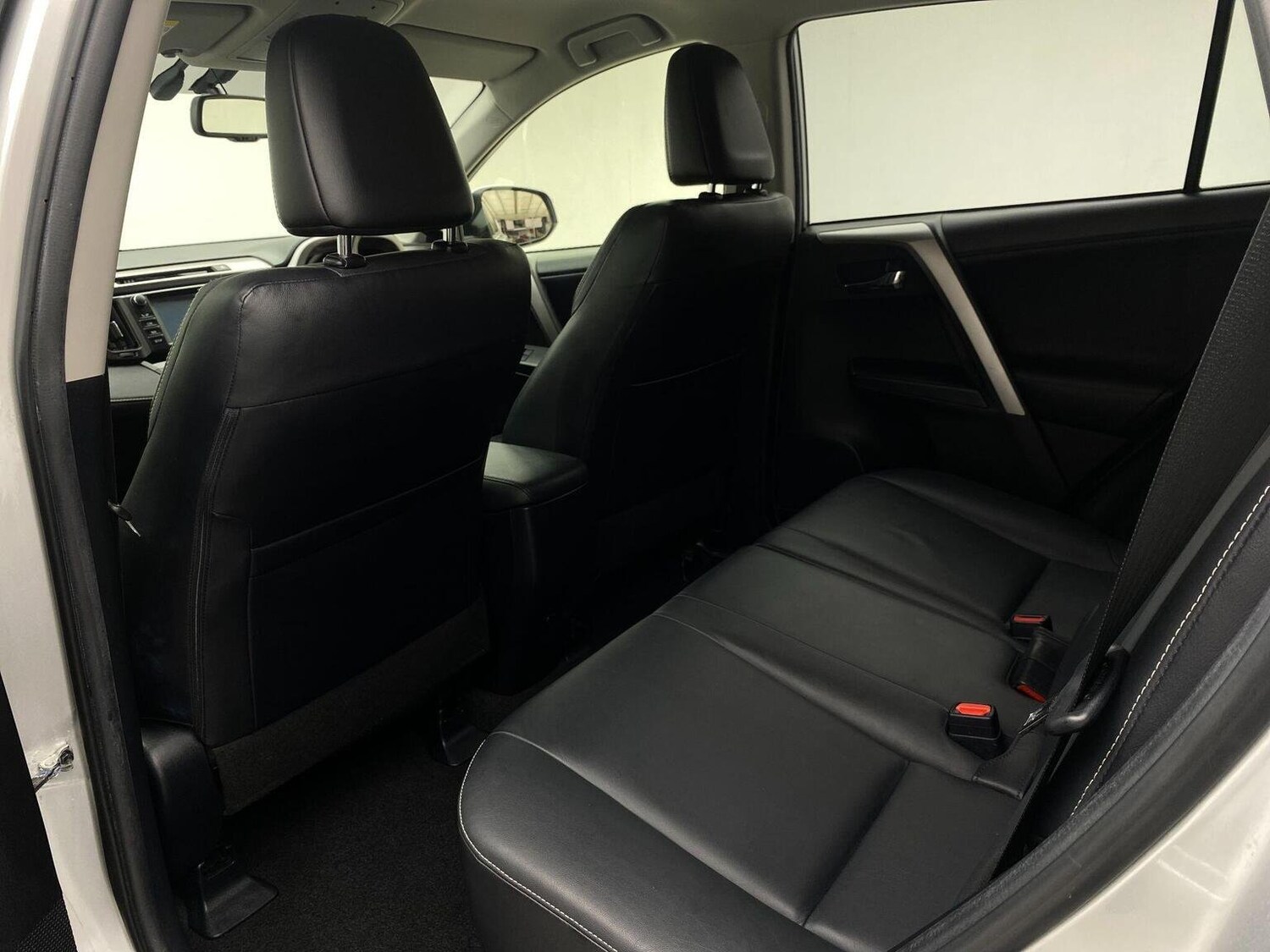 Used Toyota RAV4 2016 for sale - 76744184: Photo 33