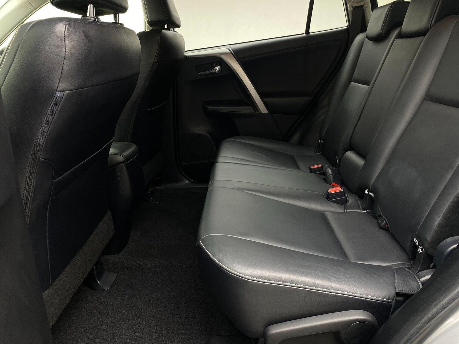 Used Toyota RAV4 2016 for sale - 76744184: Photo 34