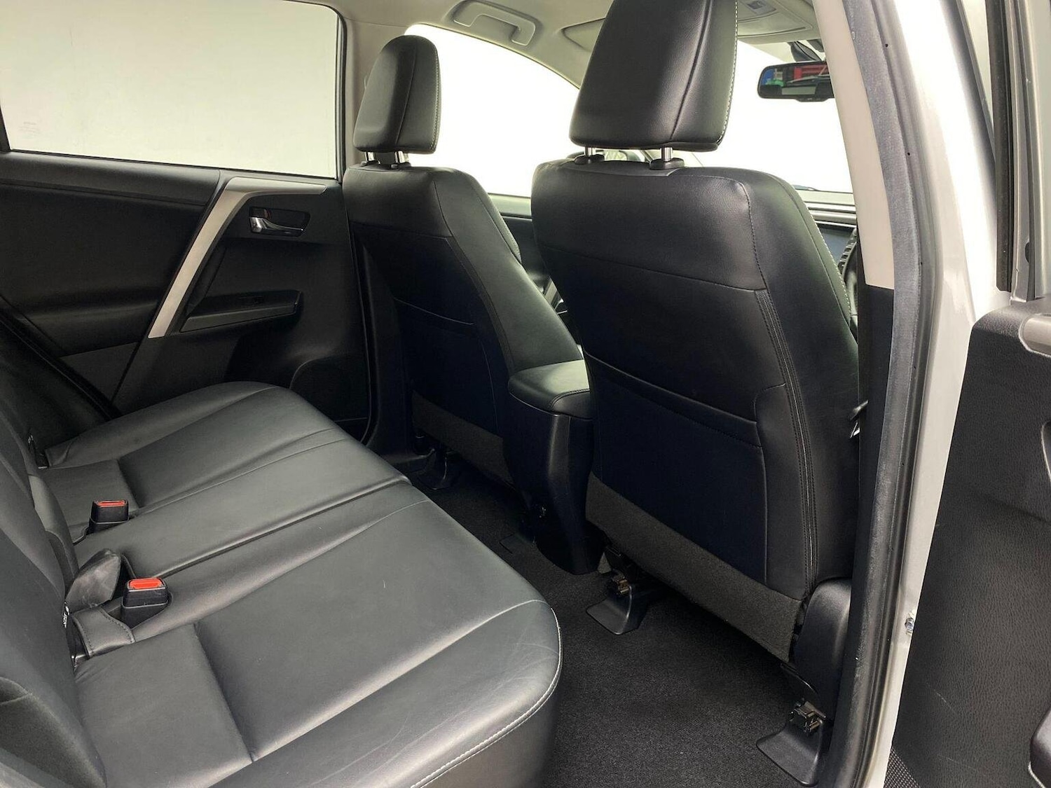 Used Toyota RAV4 2016 for sale - 76744184: Photo 35