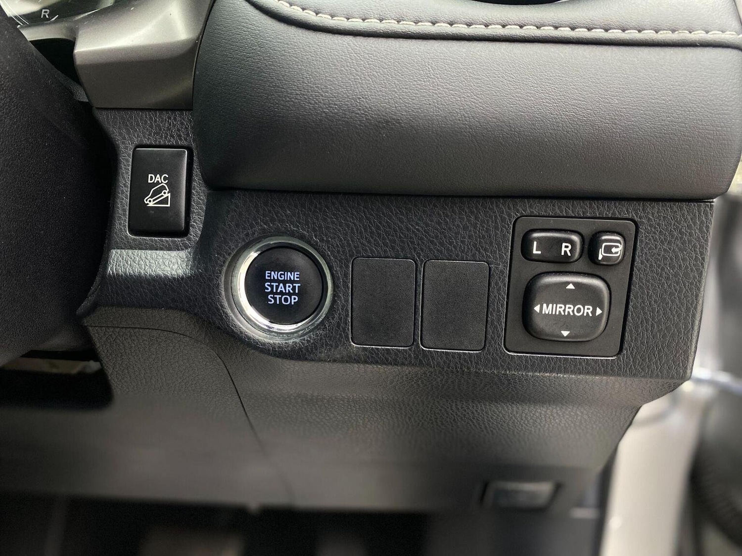 Used Toyota RAV4 2016 for sale - 76744184: Photo 39