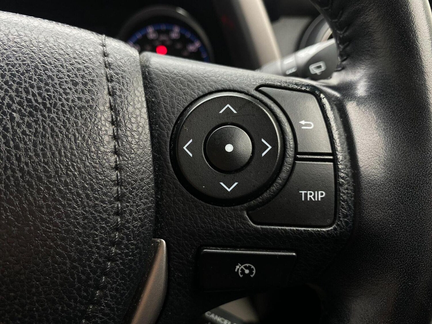 Used Toyota RAV4 2016 for sale - 76744184: Photo 40