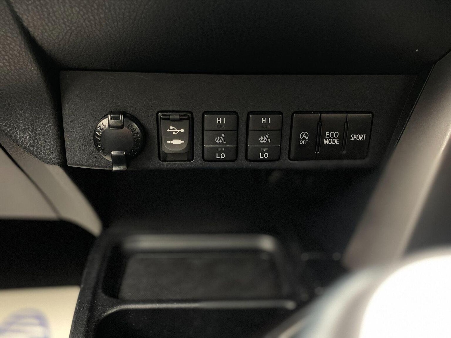 Used Toyota RAV4 2016 for sale - 76744184: Photo 46